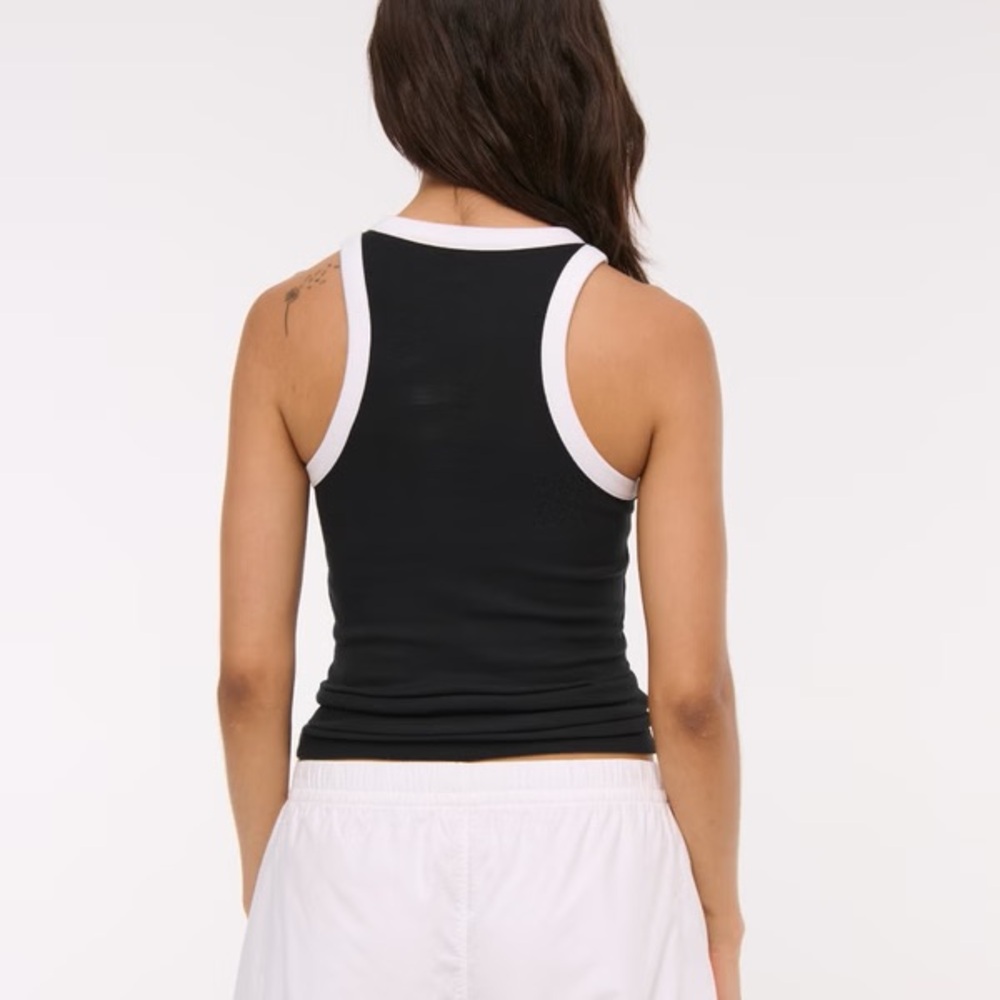 White Essential Tuckable High-Neck Rib Tank - Picture 4 of 8